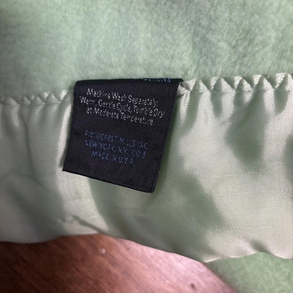 Fieldcrest Touch Of Class Green Satin Edge Blanket USA Virgin Acrylic 66x86 EUC